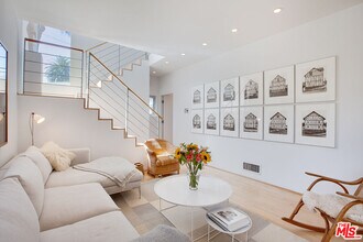 757 1/2-757 1/2 Milwood Ave in Los Angeles, CA - Building Photo - Building Photo