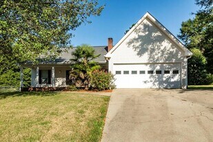 802 Cambridge Creek Dr SW