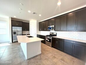 16943 W Las Palmaritas Dr in Waddell, AZ - Building Photo - Building Photo