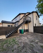 647 Hammond Ave, Unit 201 in San Antonio, TX - Building Photo