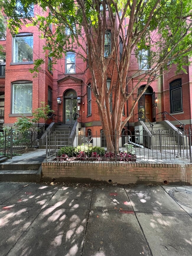 property at 1506 Q St NW