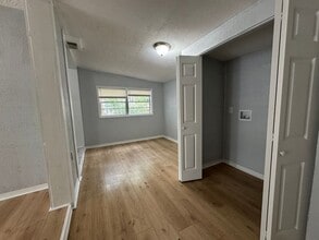 8016 Lexington Dr in Jacksonville, FL - Building Photo - Building Photo