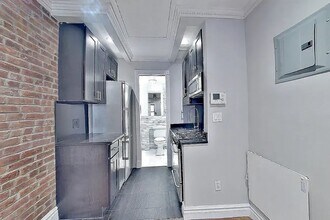 345 W 53rd St, Unit 3B in New York, NY - Building Photo - Building Photo