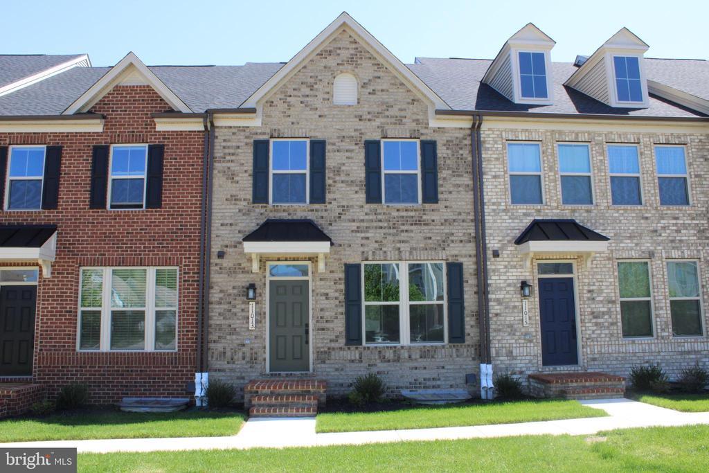 11013 Resort Road in Ellicott City, MD - Building Photo