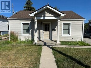 15 E 33rd St in Hamilton, ON - Building Photo - Building Photo