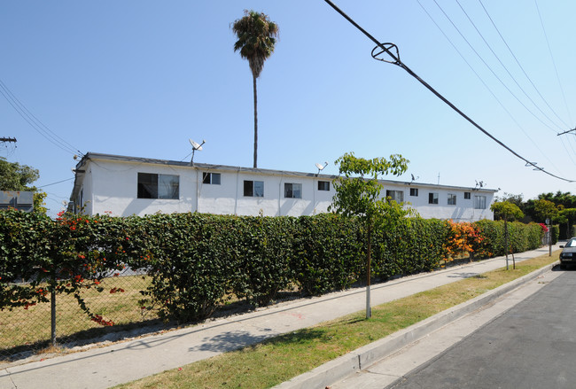 2431 Ridgeley Dr in Los Angeles, CA - Building Photo - Building Photo