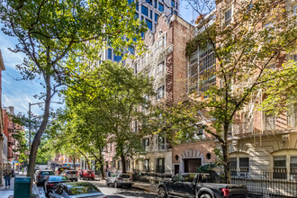 Gramercy Court in New York, NY - Building Photo - Building Photo