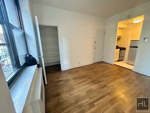 East 61 Street in New York, NY - Building Photo - Building Photo