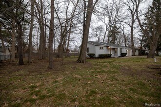 9172 Millward Ave in White Lake, MI - Building Photo - Building Photo