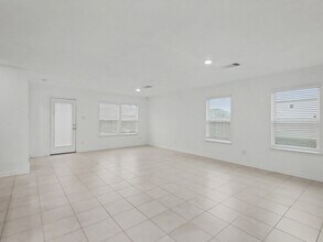 1310 Cardinal Trl in Texas City, TX - Building Photo - Building Photo