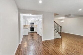 15022 Baxter Village Dr in Chesterfield, MO - Foto de edificio - Building Photo