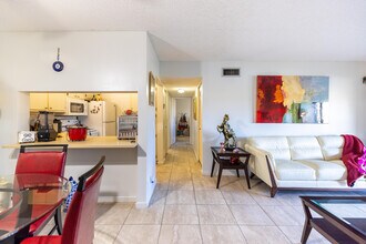 811 Sky Pine Way in Greenacres, FL - Building Photo - Building Photo