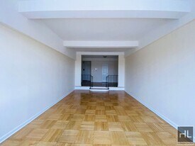 GRAND CONCOURSE in Bronx, NY - Building Photo