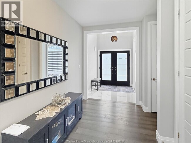 1616 Bowler Dr in Windsor, ON - Building Photo - Building Photo