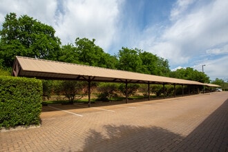 Maverick Place in Arlington, TX - Building Photo - Building Photo