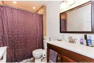 57 Dartmouth Pl, Unit 57 in Newington, CT - Foto de edificio - Building Photo