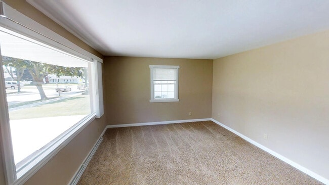 325 S Matthias St in Appleton, WI - Foto de edificio - Building Photo