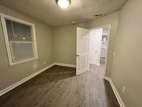 617 Lexington Ave in Cayce, SC - Foto de edificio - Building Photo