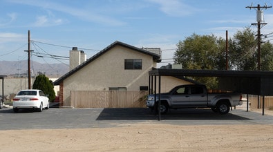 18275 Bear Valley Outer Hwy in Hesperia, CA - Building Photo - Building Photo