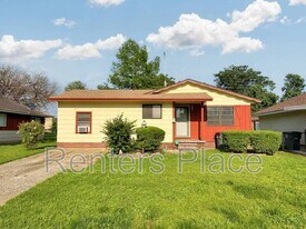 2407 S Olympia Ave in Tulsa, OK - Building Photo