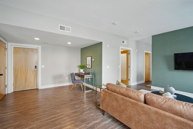 400 Walnut St