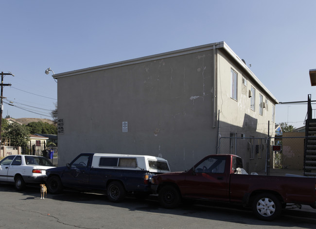 401-423 Aurora St in San Diego, CA - Foto de edificio - Building Photo