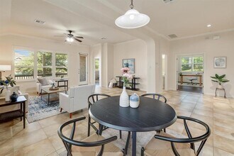 1200 Falling Hills Dr in Georgetown, TX - Building Photo - Building Photo