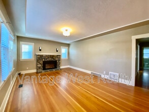 1826 Marshall St in Kelowna, BC - Building Photo - Building Photo