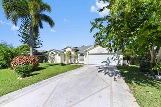 681 SW Saragossa Ave in Port St. Lucie, FL - Building Photo - Building Photo