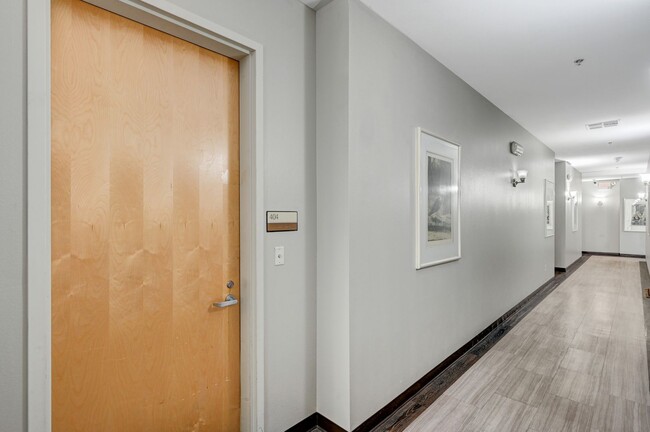 701 Shadow Ln in Las Vegas, NV - Building Photo - Building Photo