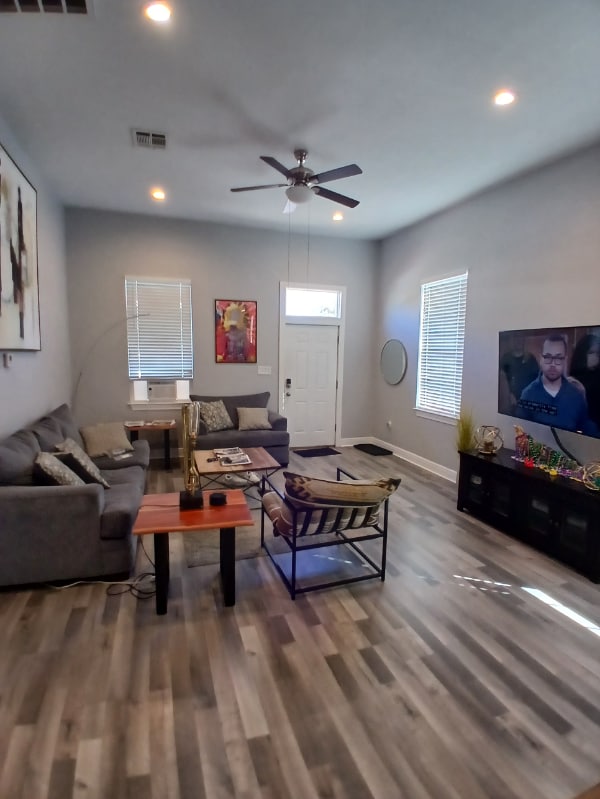 1700 Frenchmen St in New Orleans, LA - Foto de edificio - Building Photo