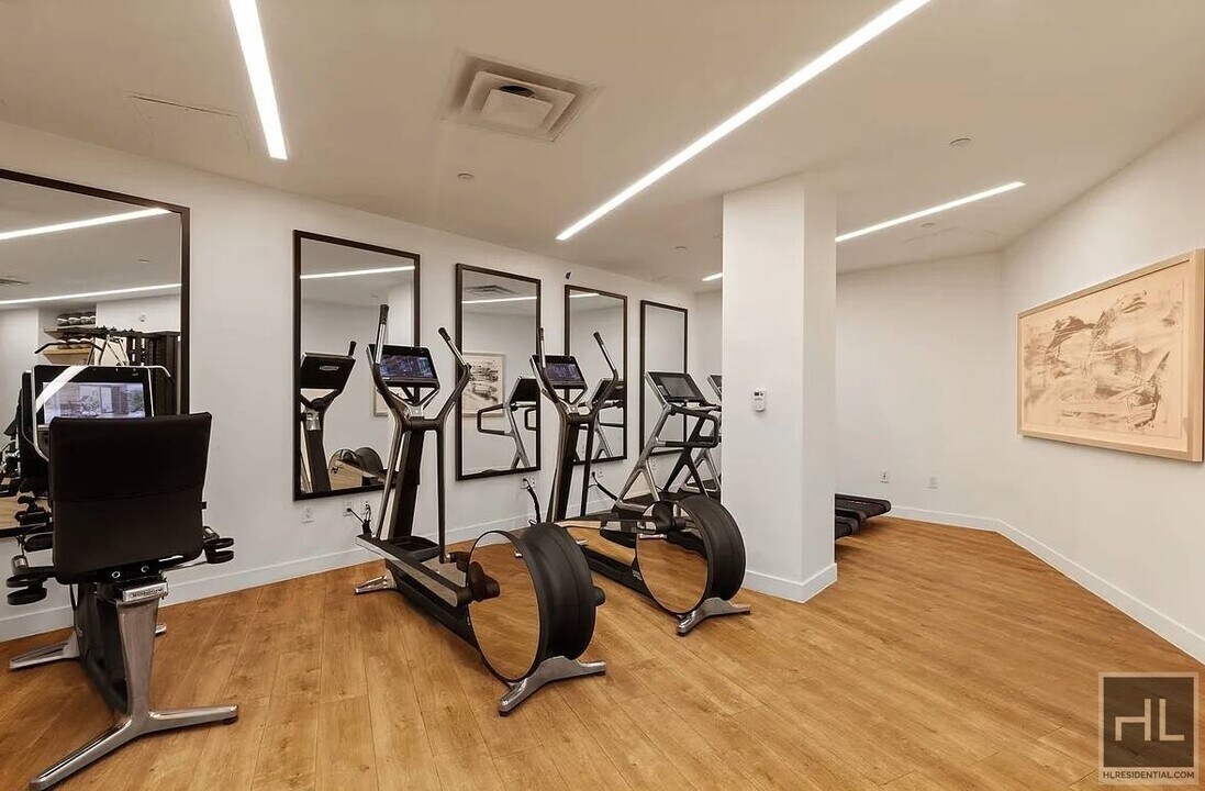 84 William St-Unit -1406 in New York, NY - Building Photo