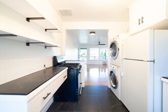 11638 Riverside Dr in Los Angeles, CA - Building Photo - Building Photo