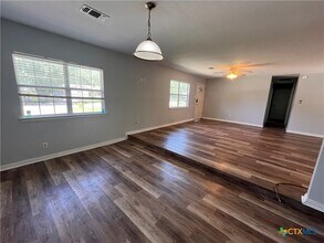 314 Magnolia Dr in San Marcos, TX - Building Photo - Building Photo