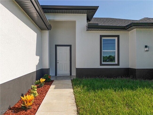 5000 Bygone St in Lehigh Acres, FL - Building Photo - Building Photo