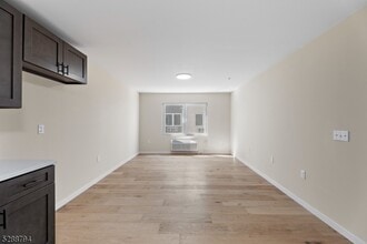 172 6th St in Passaic, NJ - Building Photo - Building Photo