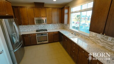 656 Sea Anchor Dr in Redwood City, CA - Building Photo - Building Photo