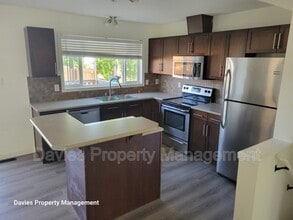 6041-6214 214 St in Edmonton, AB - Building Photo - Building Photo