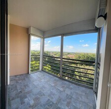 1400 St Charles Pl in Pembroke Pines, FL - Building Photo - Building Photo