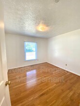 74 Ireland St in Hampton, VA - Foto de edificio - Building Photo