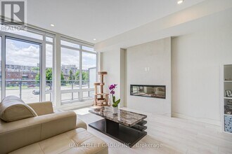 27 Sonic Way in Toronto, ON - Building Photo - Building Photo