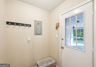 886 Perimeter Rd in Dawsonville, GA - Building Photo - Building Photo