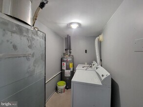 2515 Cottonwood Ct in Hamilton, NJ - Building Photo - Building Photo