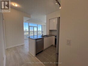 3260 Sheppard Ave E in Toronto, ON - Building Photo - Building Photo