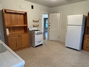 23 Chestnut Ave in Torrington, CT - Building Photo - Building Photo