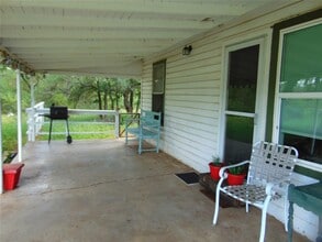 222 Bluff St in Dripping Springs, TX - Building Photo - Building Photo