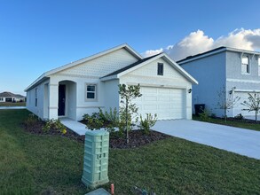 12039 Lansing Gln in Parrish, FL - Building Photo - Building Photo