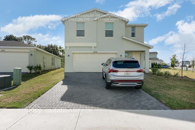 property at 1565 Diablo Cir SW