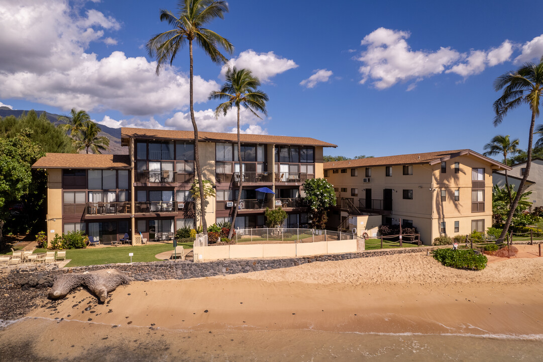 Hono Kai Resort in Wailuku, HI - Building Photo