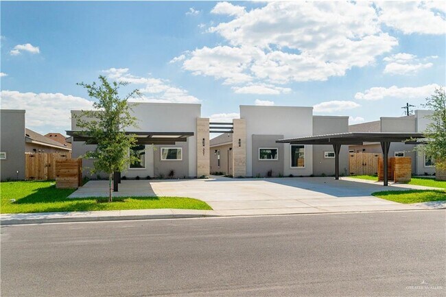 3501 Duke Ave-Unit -4 in McAllen, TX - Building Photo - Building Photo